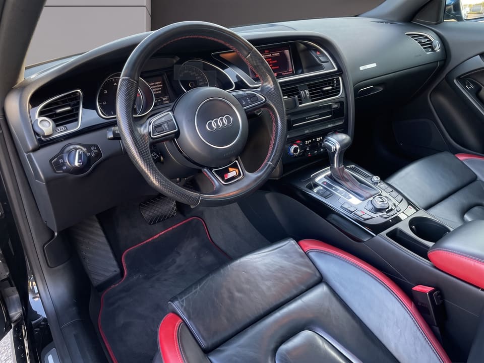 Audi A5, poste de conduite, avant et après traitement